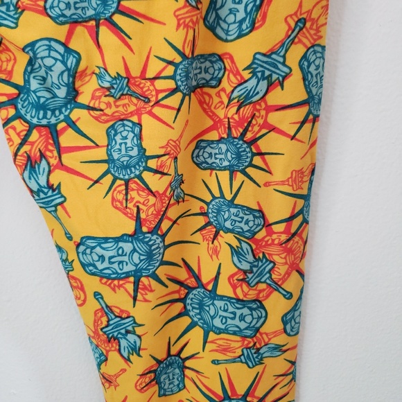 LulaRoe Lady Liberty Stretch Leggings Tall & Curvy - Picture 6 of 7